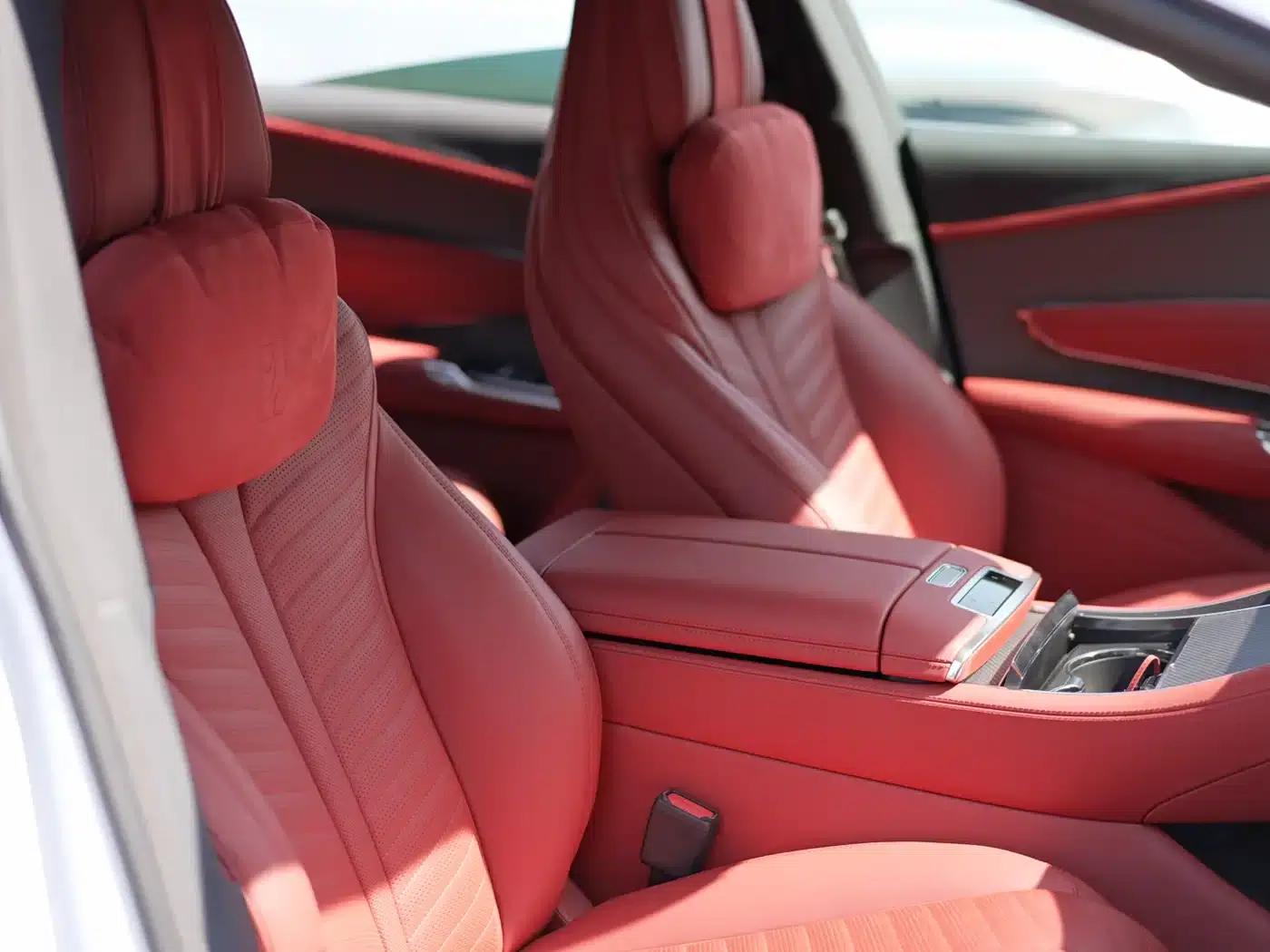 Looking up at the U7 2025 EV five-seater luxury edition — миниатюра 14