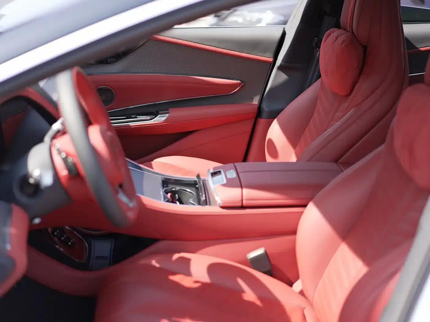 Looking up at the U7 2025 EV five-seater luxury edition — миниатюра 19