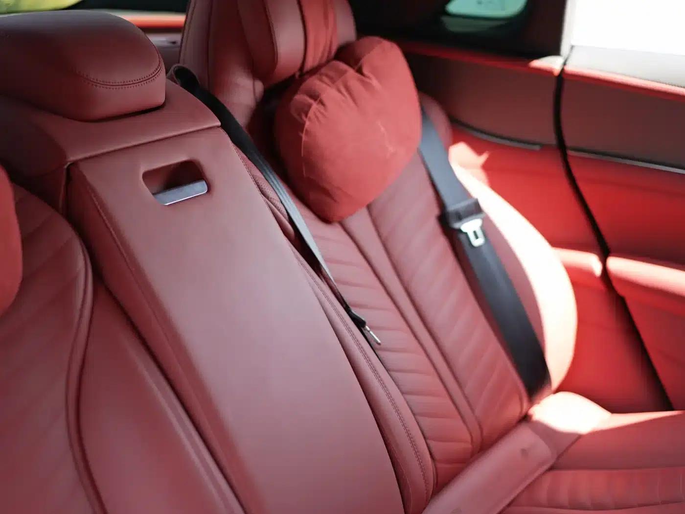 Looking up at the U7 2025 EV five-seater luxury edition — миниатюра 9