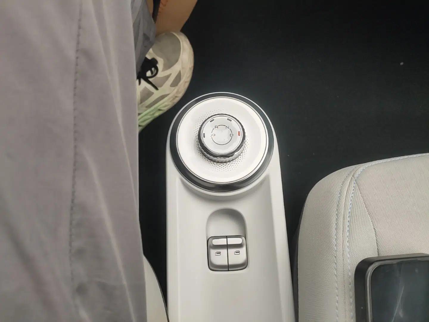 Wuling Air ev 2023 – Two-Seater - Standard Edition — миниатюра 17