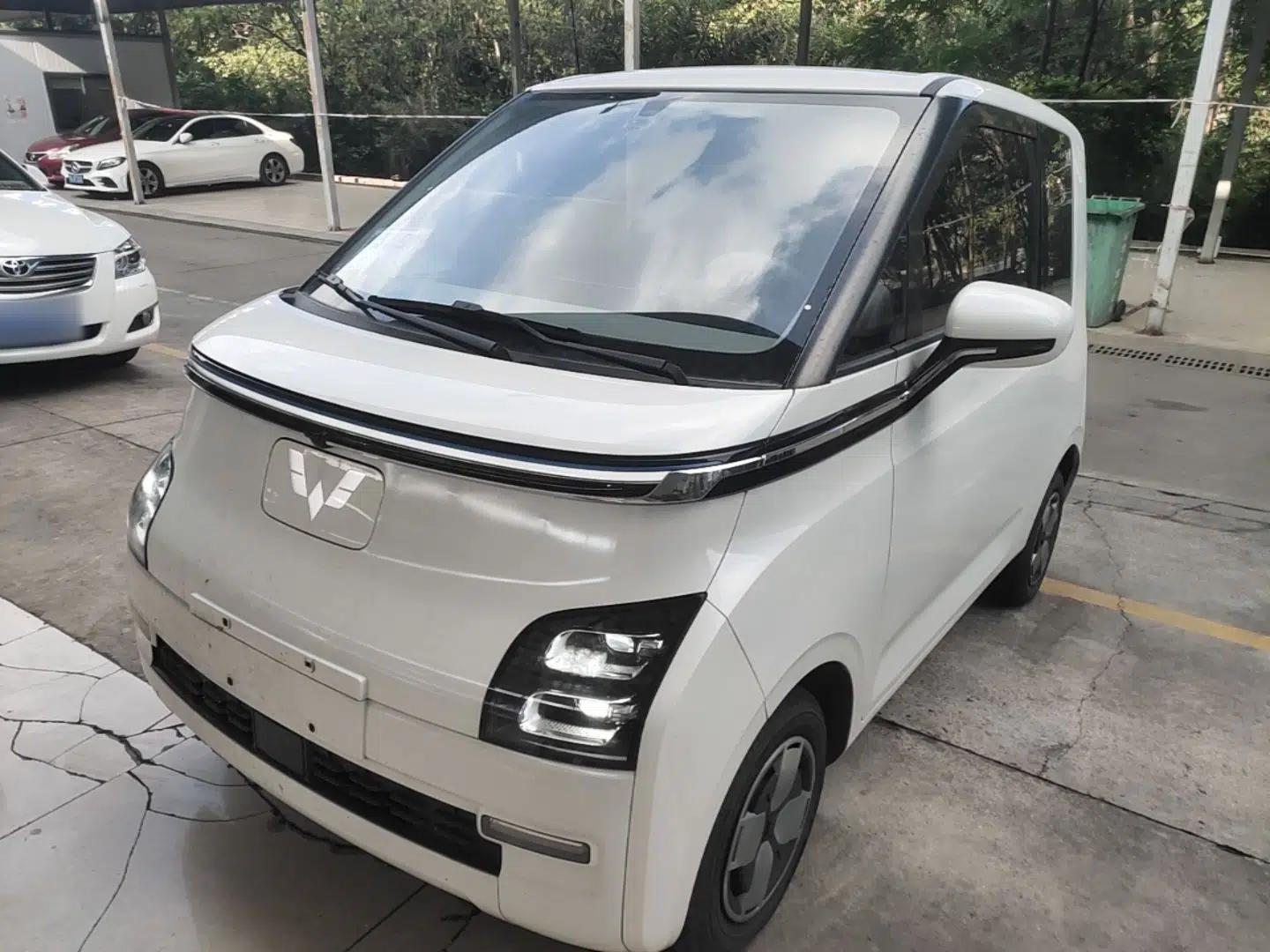 Wuling Air ev 2023 - Four Seats - Advanced Edition — миниатюра 1