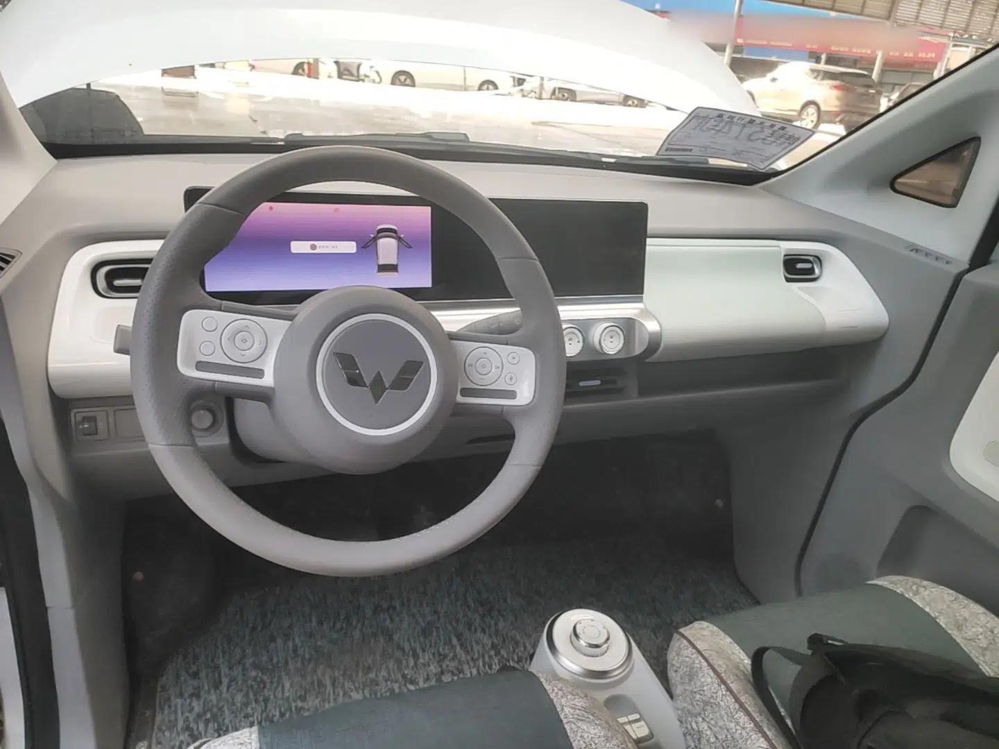 Wuling Air ev 2023 - Four Seats - Advanced Edition — миниатюра 13