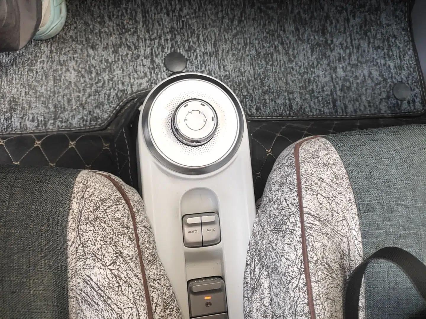 Wuling Air ev 2023 - Four Seats - Advanced Edition — миниатюра 17