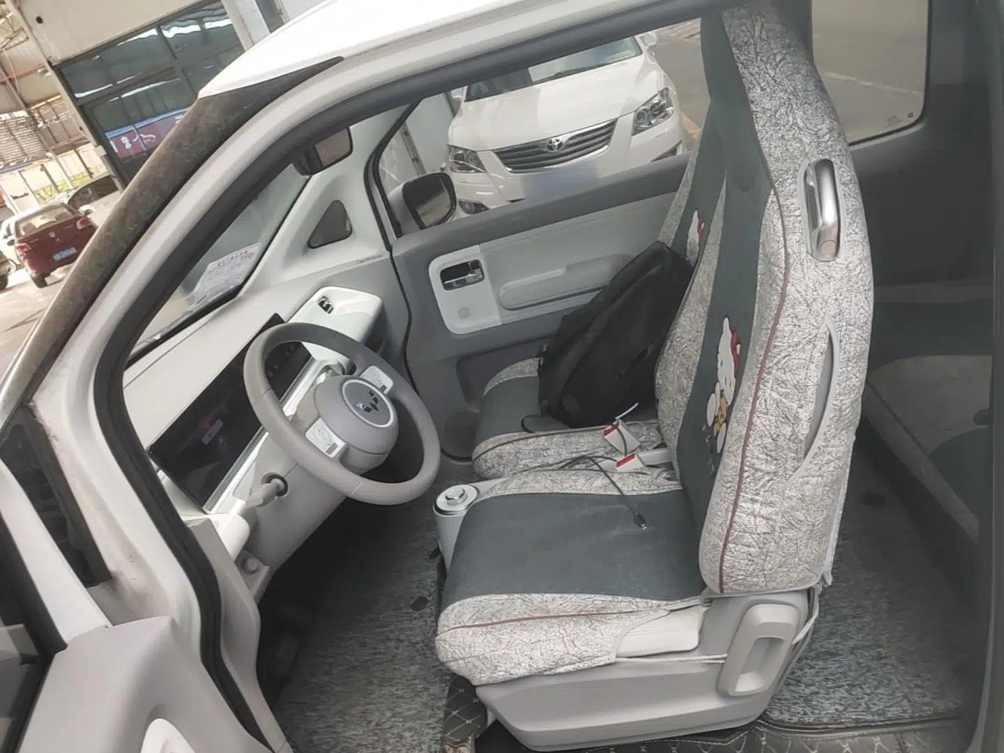 Wuling Air ev 2023 - Four Seats - Advanced Edition — миниатюра 18