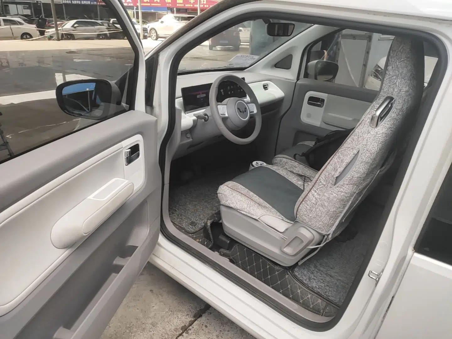 Wuling Air ev 2023 - Four Seats - Advanced Edition — миниатюра 19