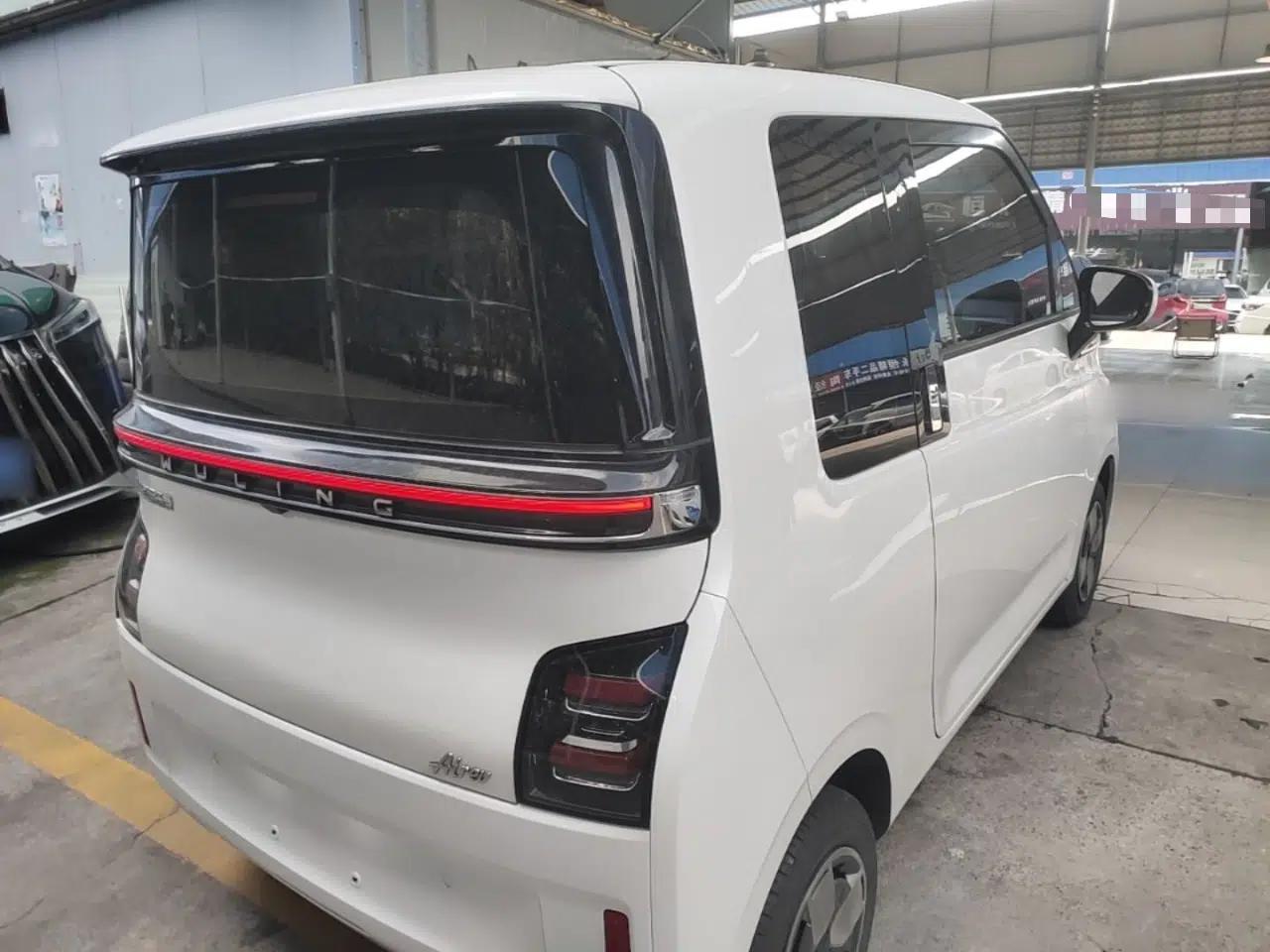 Wuling Air ev 2023 - Four Seats - Advanced Edition — миниатюра 6
