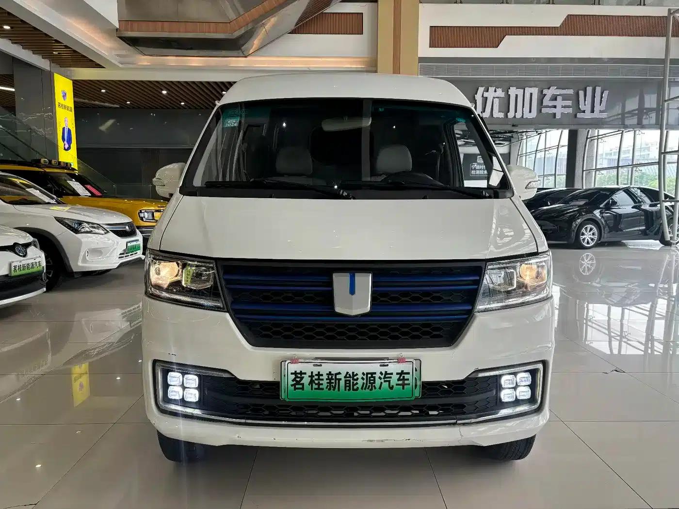 Remote E5 2022 E5L Pure Electric Van - Guoxuan 39.9kWh — миниатюра 2