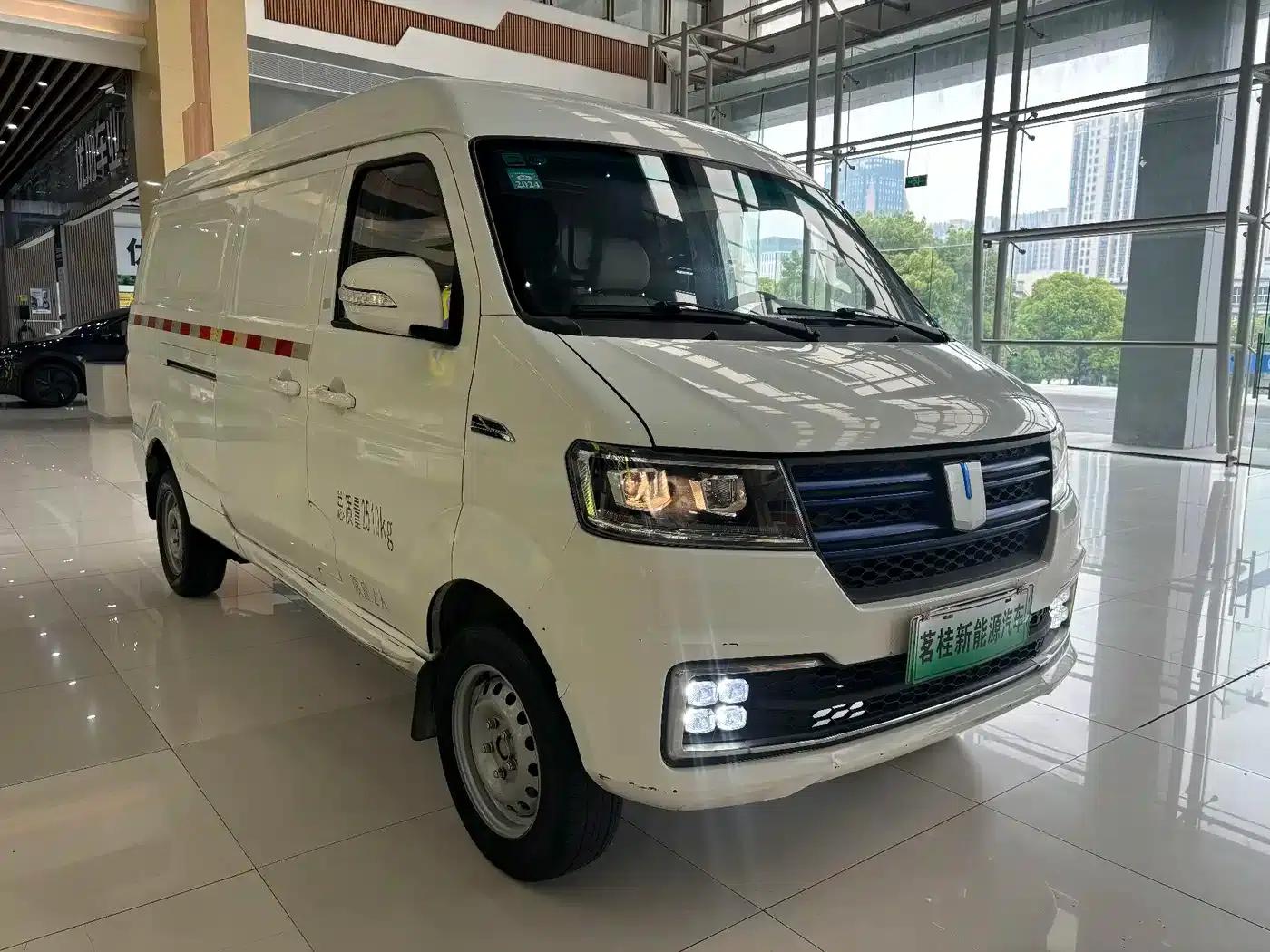 Remote E5 2022 E5L Pure Electric Van - Guoxuan 39.9kWh — миниатюра 3