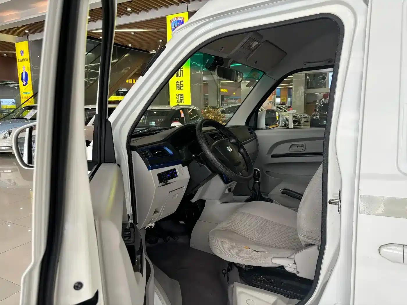 Remote E5 2022 E5L Pure Electric Van - Guoxuan 39.9kWh — миниатюра 8