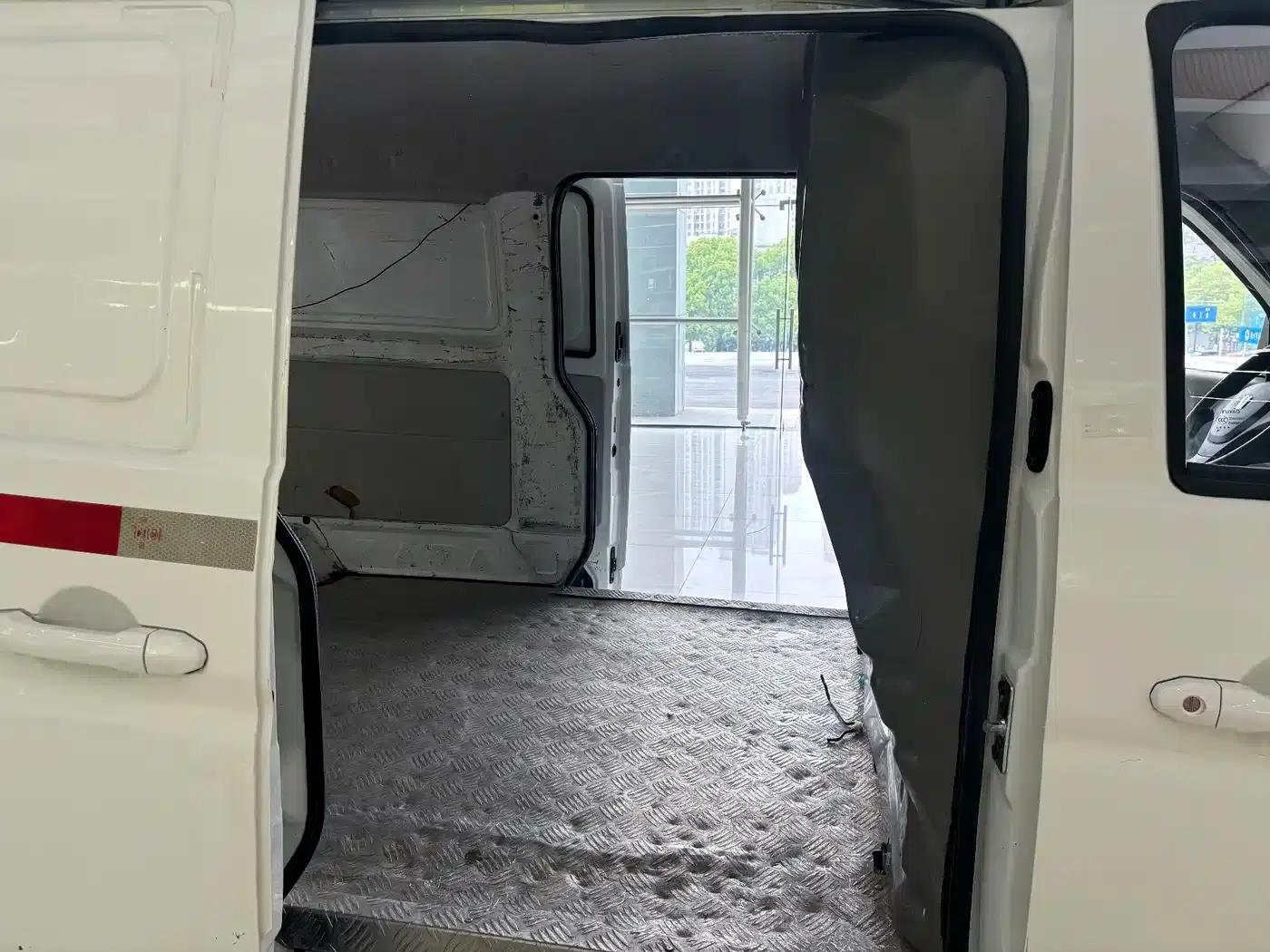 Remote E5 2022 E5L Pure Electric Van - Guoxuan 39.9kWh — миниатюра 10