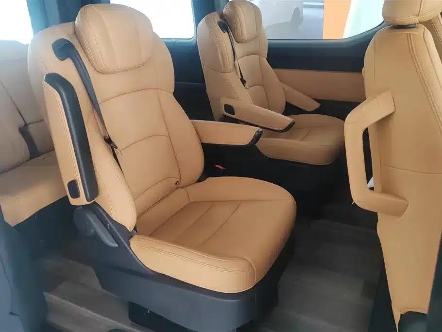 2025 Yuecheng Edition Remote Super VAN (Short Wheelbase, Low Roof) 83kWh — миниатюра 11