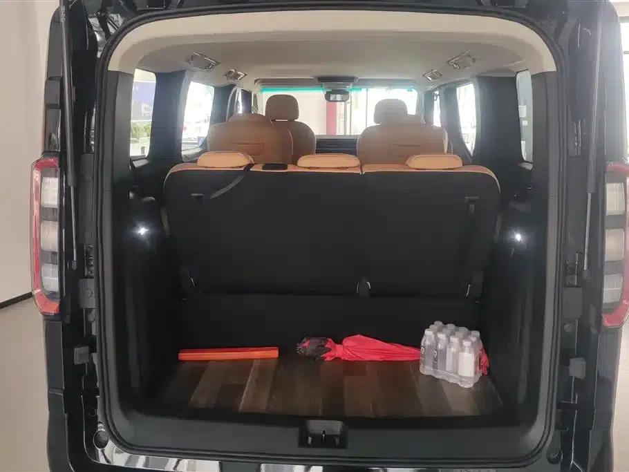 2025 Yuecheng Edition Remote Super VAN (Short Wheelbase, Low Roof) 83kWh — миниатюра 4