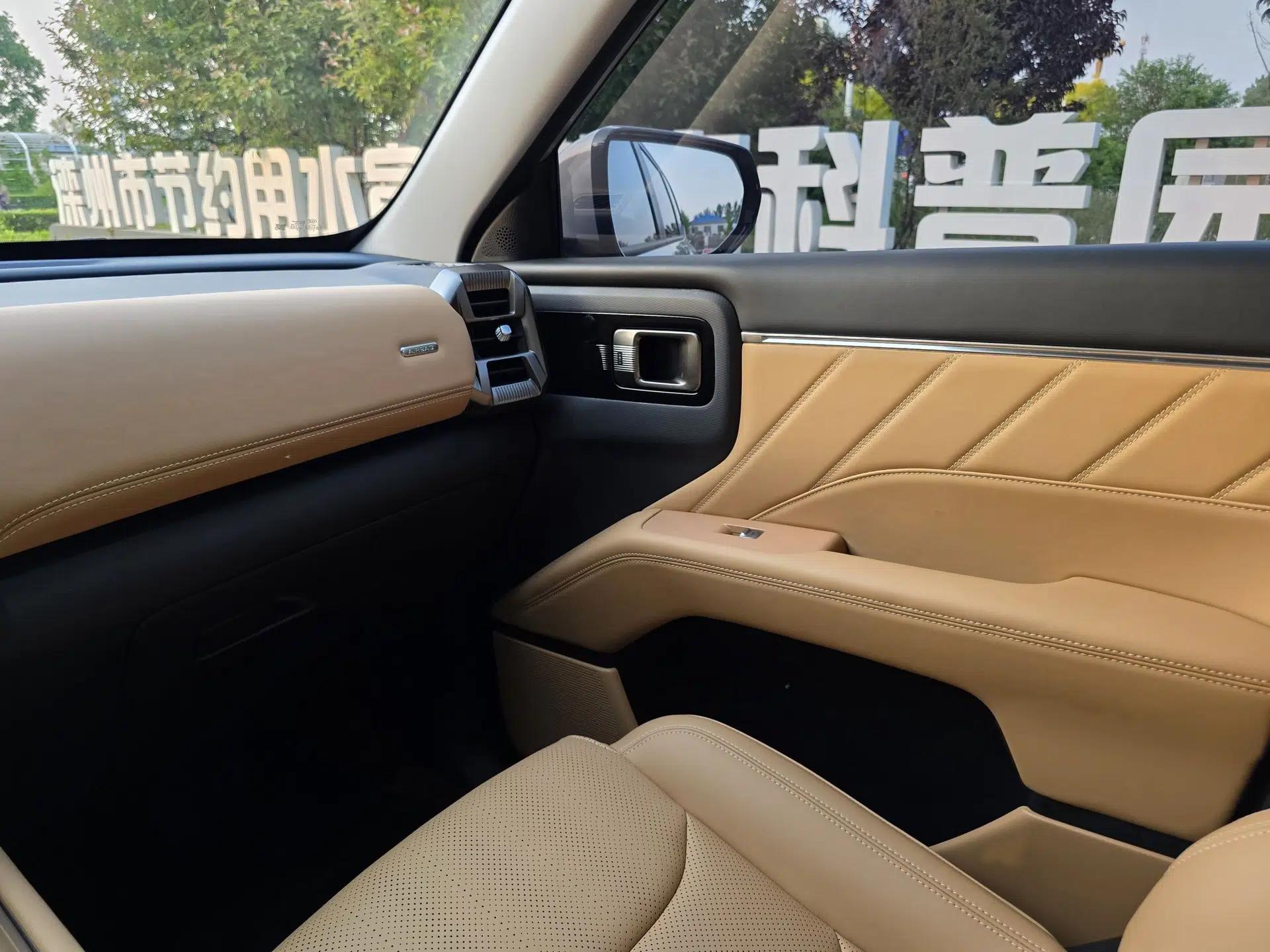 Wuling Xingguang 560 New Energy 2026 Model, Plug-in Hybrid, 125 km, Luxury Version — миниатюра 25