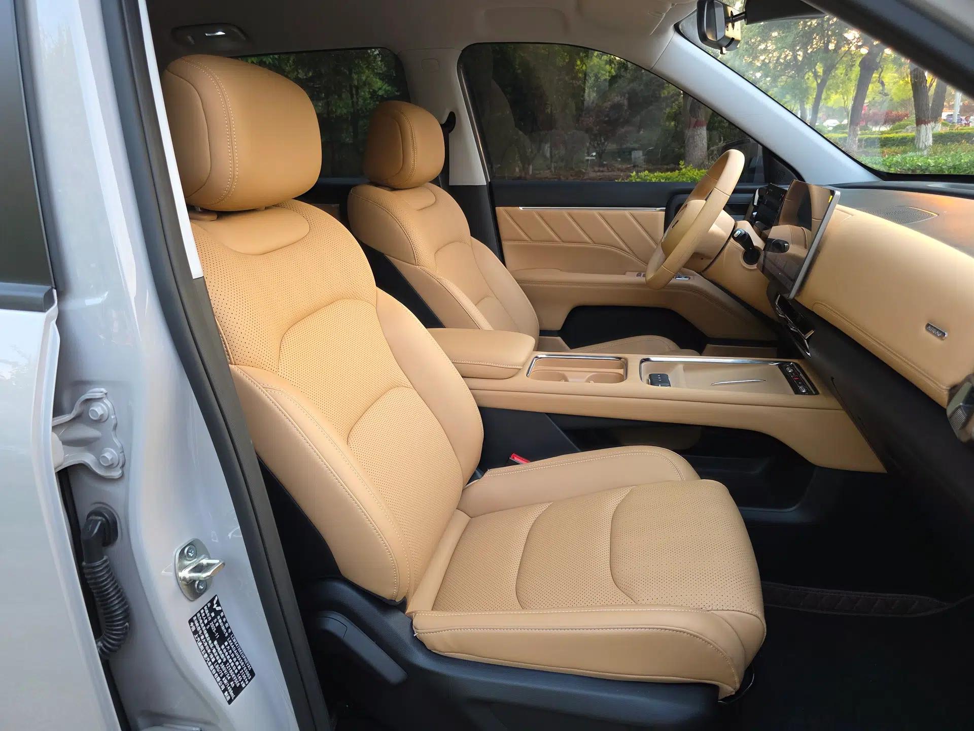 Wuling Xingguang 560 New Energy 2026 Model, Plug-in Hybrid, 125 km, Luxury Version — миниатюра 32
