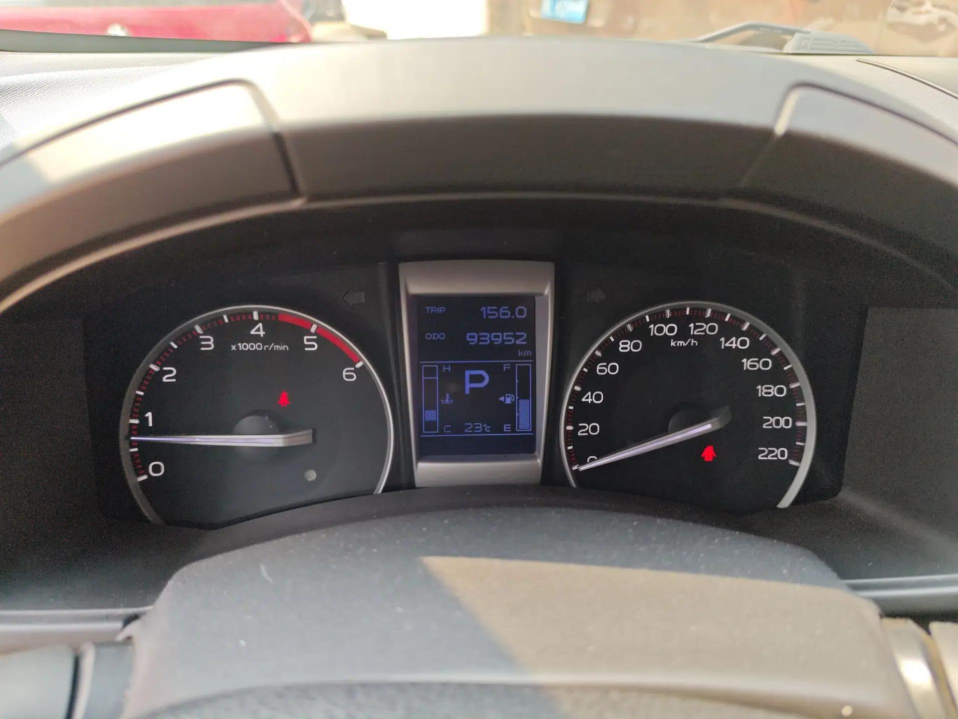 Isuzu D-MAX 2015 2.5T Two-Wheel Drive Automatic High-Performance Elite Version 4JK1 — миниатюра 12