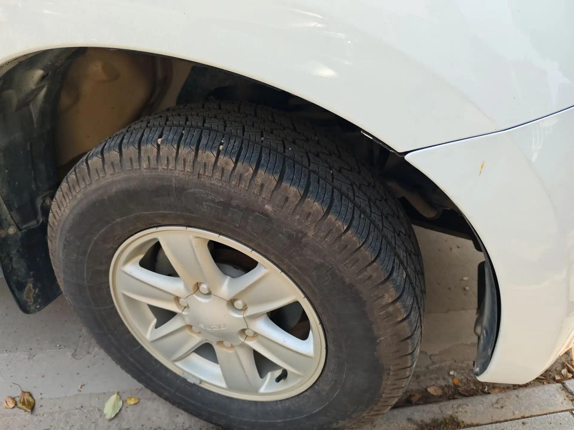 Isuzu D-MAX 2015 2.5T Two-Wheel Drive Automatic High-Performance Elite Version 4JK1 — миниатюра 8