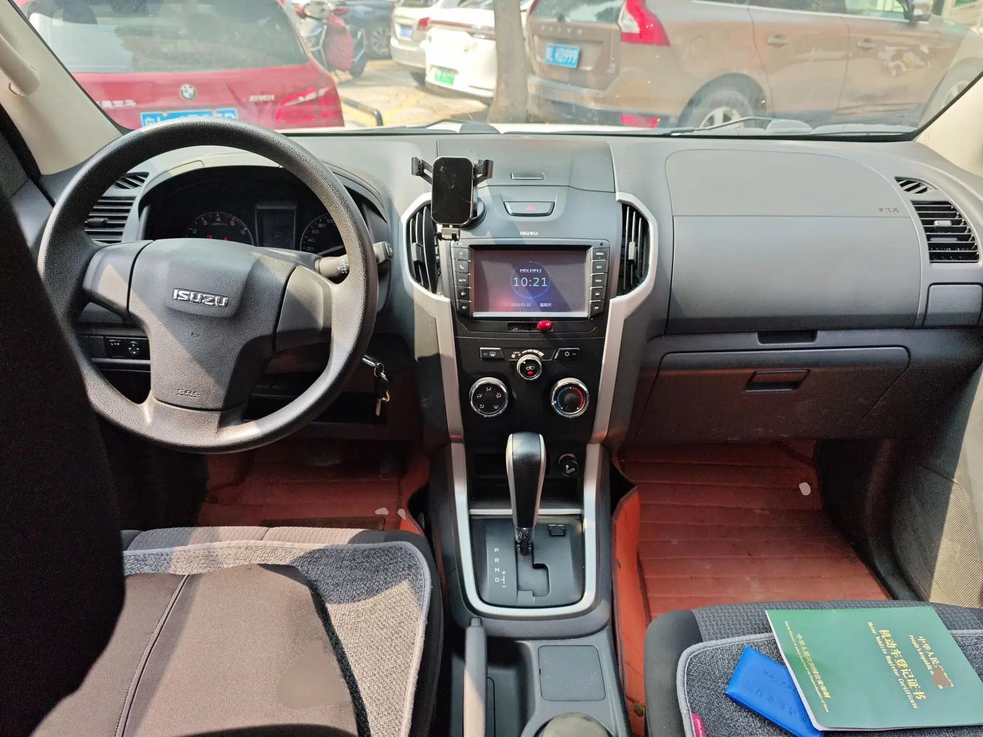 Isuzu D-MAX 2015 2.5T Two-Wheel Drive Automatic High-Performance Elite Version 4JK1 — миниатюра 10