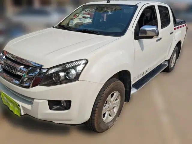 Isuzu D-MAX 2015 2.5T Two-Wheel Drive Automatic High-Performance Elite Version 4JK1