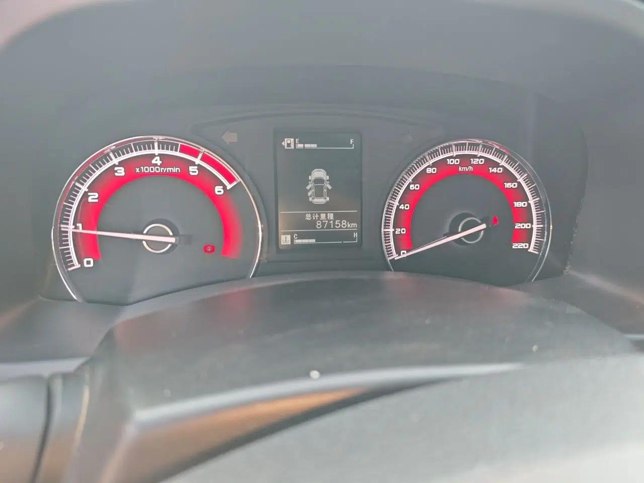 Isuzu D-MAX 2020 2.5T Two-Wheel Drive Manual Flagship Version China VI Emission Standard Extended Length JE4D25Q6A — миниатюра 12