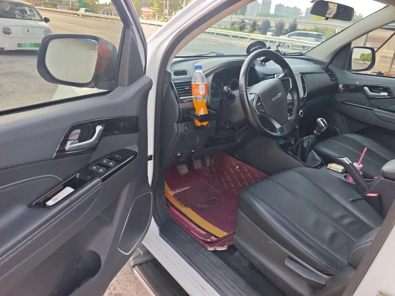 Isuzu D-MAX 2020 2.5T Two-Wheel Drive Manual Flagship Version China VI Emission Standard Extended Length JE4D25Q6A — миниатюра 17