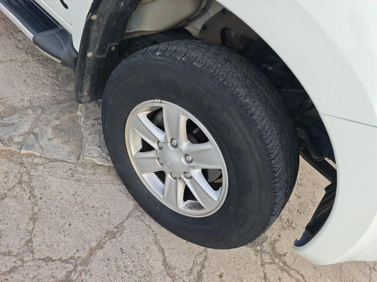 Isuzu D-MAX 2020 2.5T Two-Wheel Drive Manual Flagship Version China VI Emission Standard Extended Length JE4D25Q6A — миниатюра 8