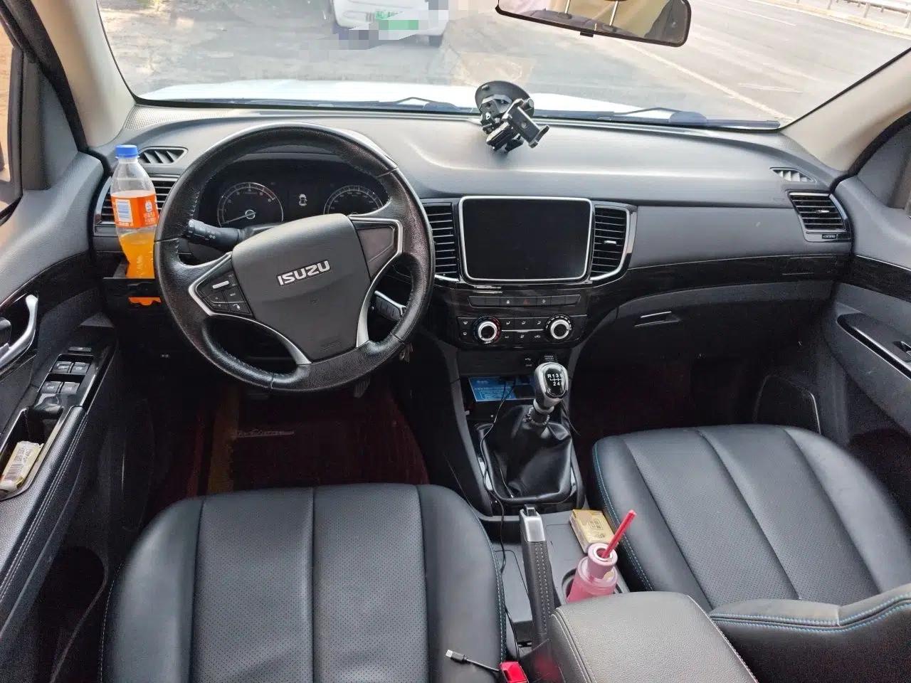 Isuzu D-MAX 2020 2.5T Two-Wheel Drive Manual Flagship Version China VI Emission Standard Extended Length JE4D25Q6A — миниатюра 10