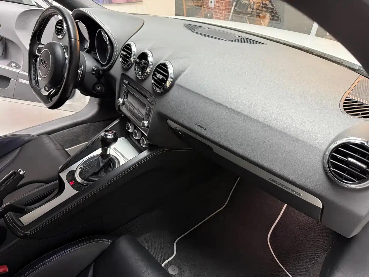 2011 Audi TTS Coupe 2.0TFSI quattro — миниатюра 17