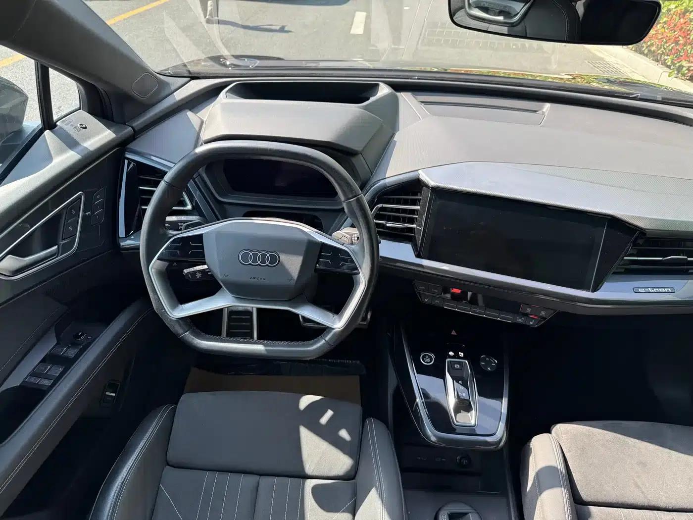 Audi Q5 e-tron 2022 50 e-tron quattro Glory Edition Mech Suit Sun Chaser Edition — миниатюра 14