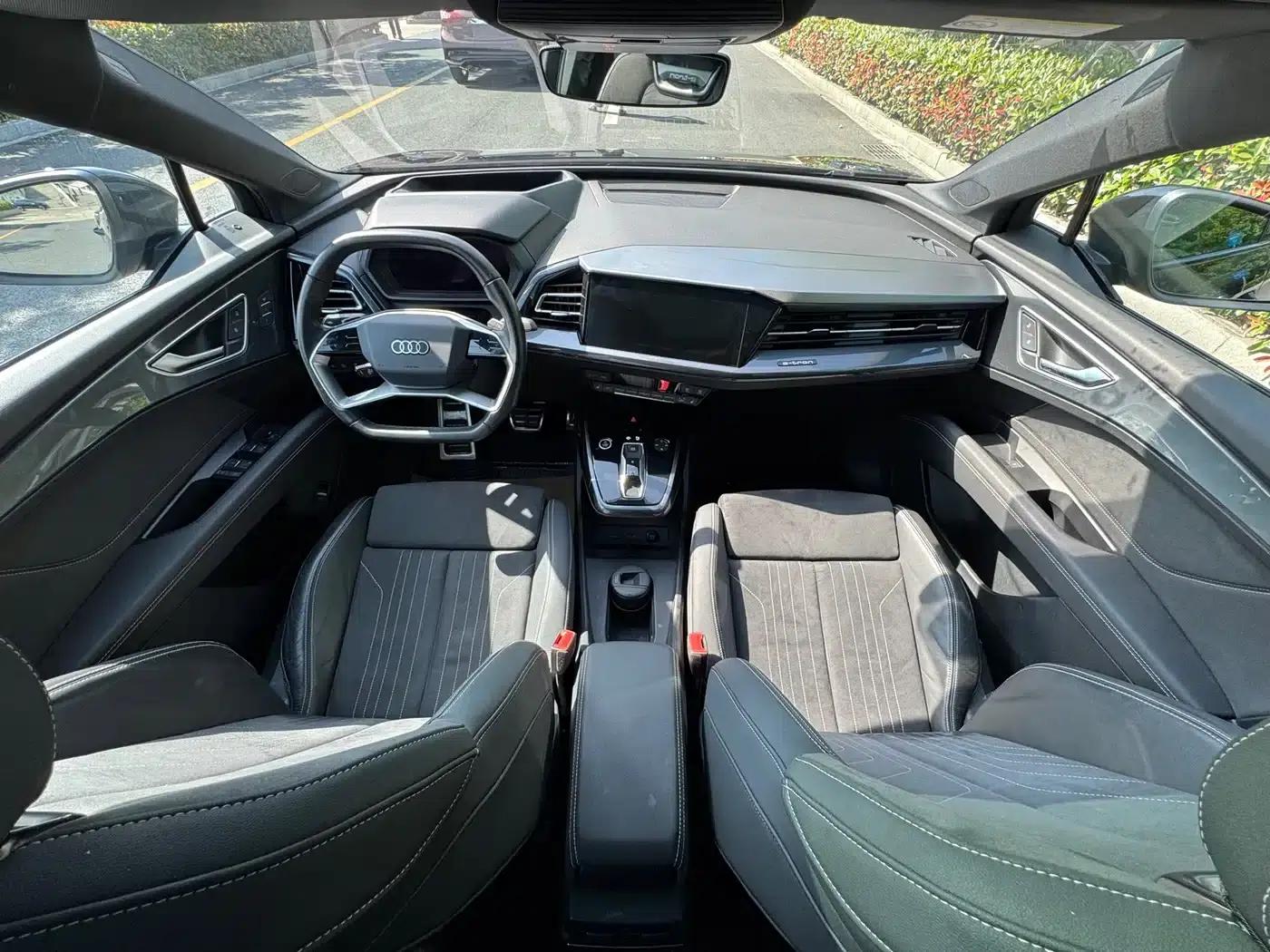 Audi Q5 e-tron 2022 50 e-tron quattro Glory Edition Mech Suit Sun Chaser Edition — миниатюра 16