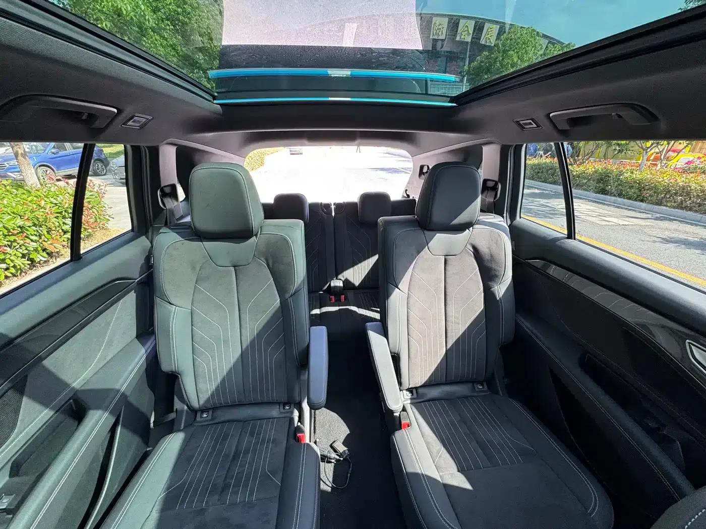 Audi Q5 e-tron 2022 50 e-tron quattro Glory Edition Mech Suit Sun Chaser Edition — миниатюра 17