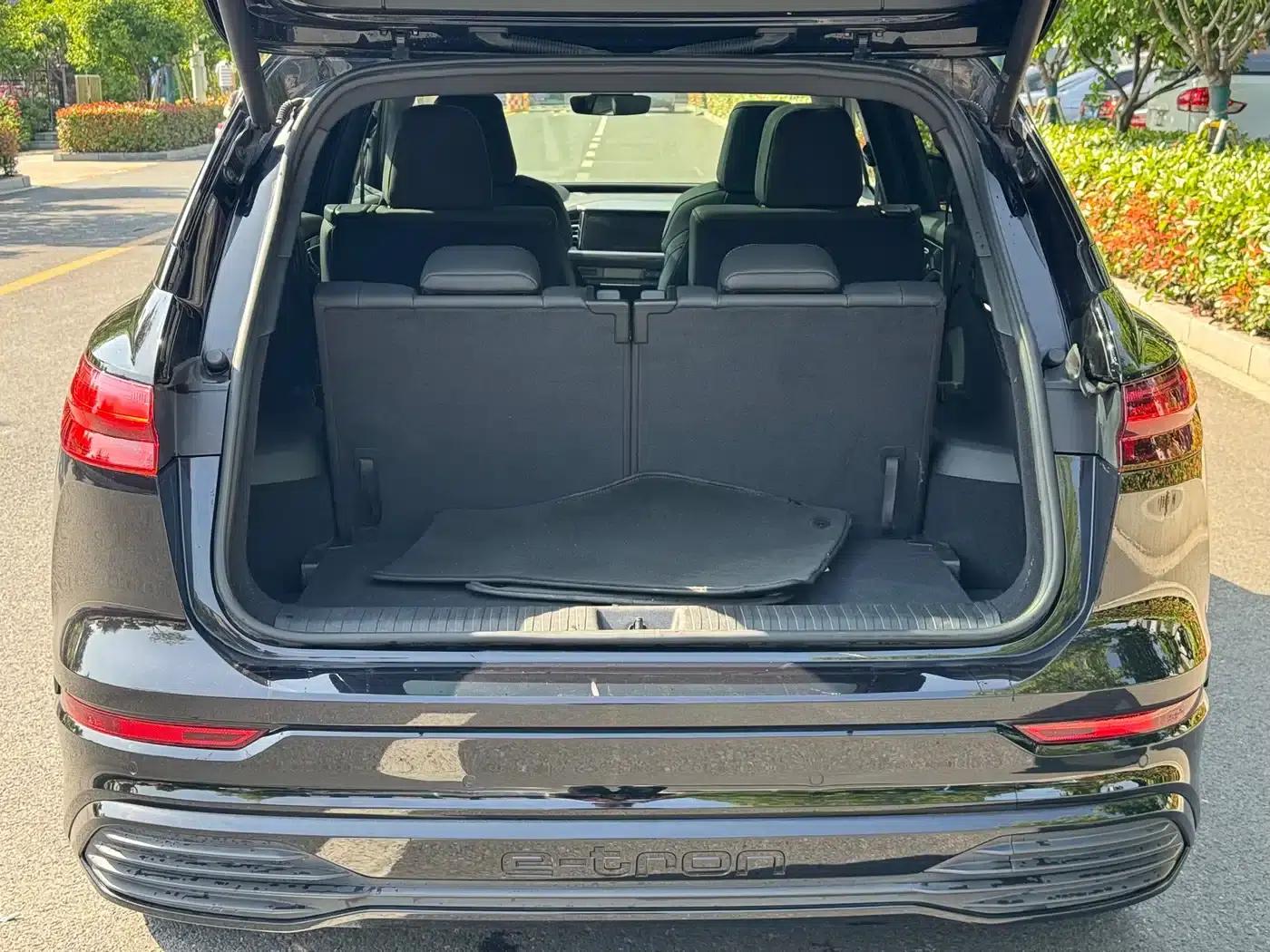 Audi Q5 e-tron 2022 50 e-tron quattro Glory Edition Mech Suit Sun Chaser Edition — миниатюра 18