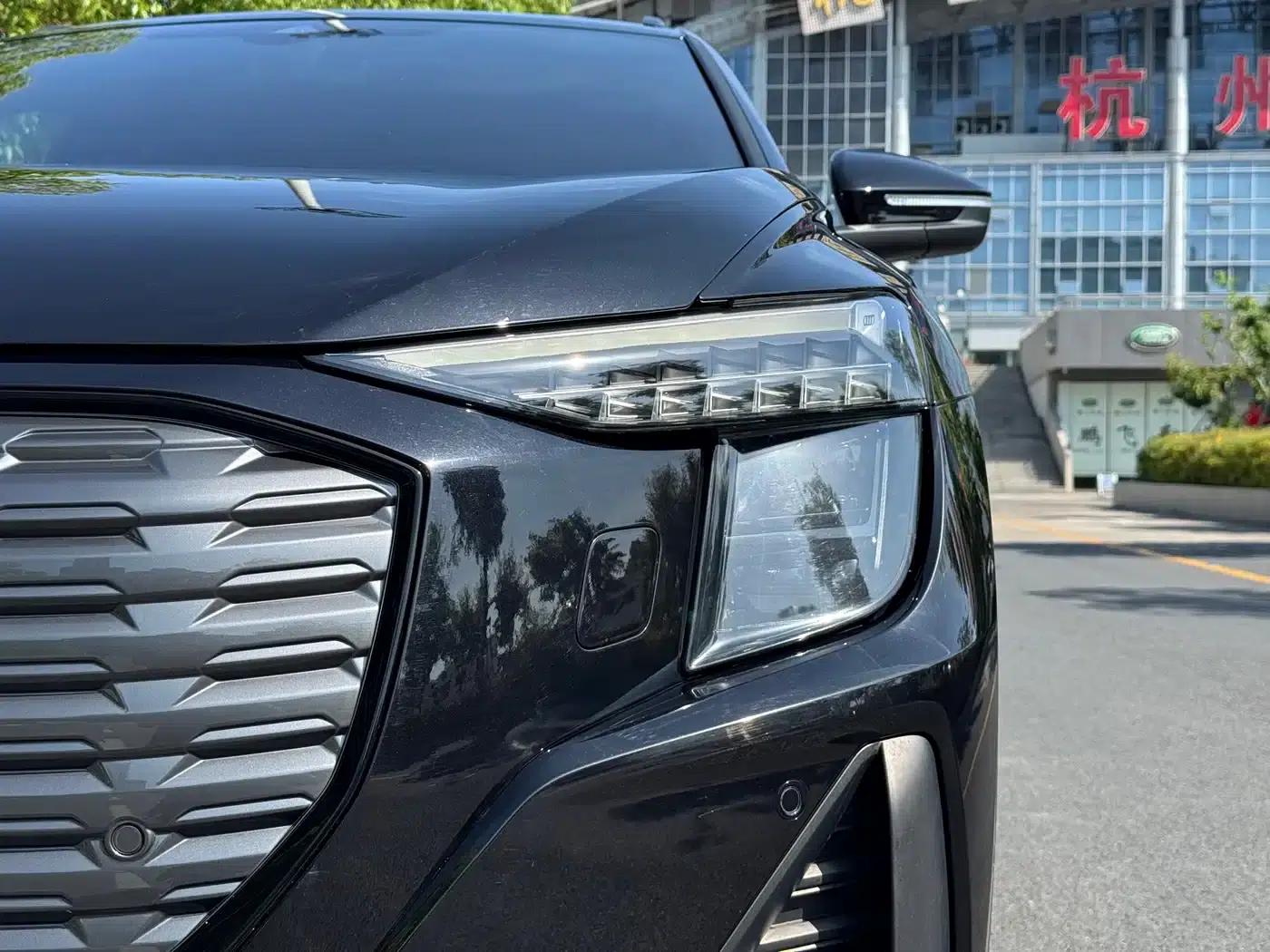 Audi Q5 e-tron 2022 50 e-tron quattro Glory Edition Mech Suit Sun Chaser Edition — миниатюра 21