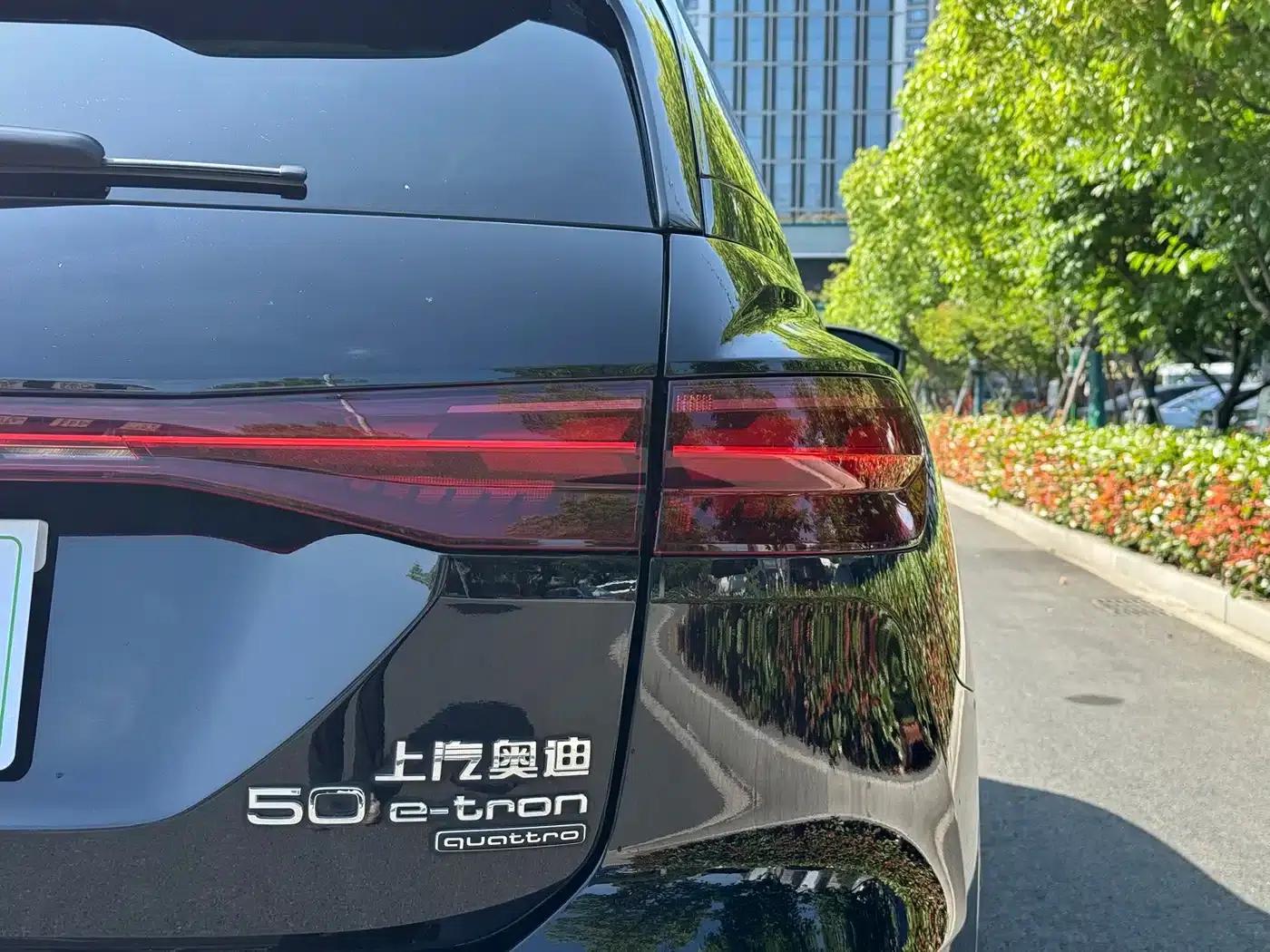 Audi Q5 e-tron 2022 50 e-tron quattro Glory Edition Mech Suit Sun Chaser Edition — миниатюра 22