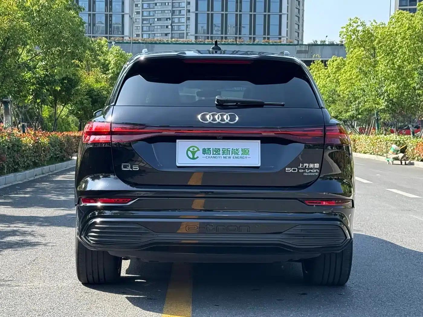 Audi Q5 e-tron 2022 50 e-tron quattro Glory Edition Mech Suit Sun Chaser Edition — миниатюра 5