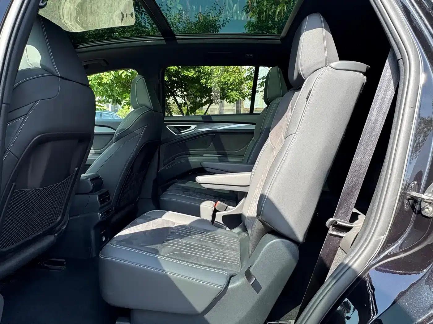 Audi Q5 e-tron 2022 50 e-tron quattro Glory Edition Mech Suit Sun Chaser Edition — миниатюра 10