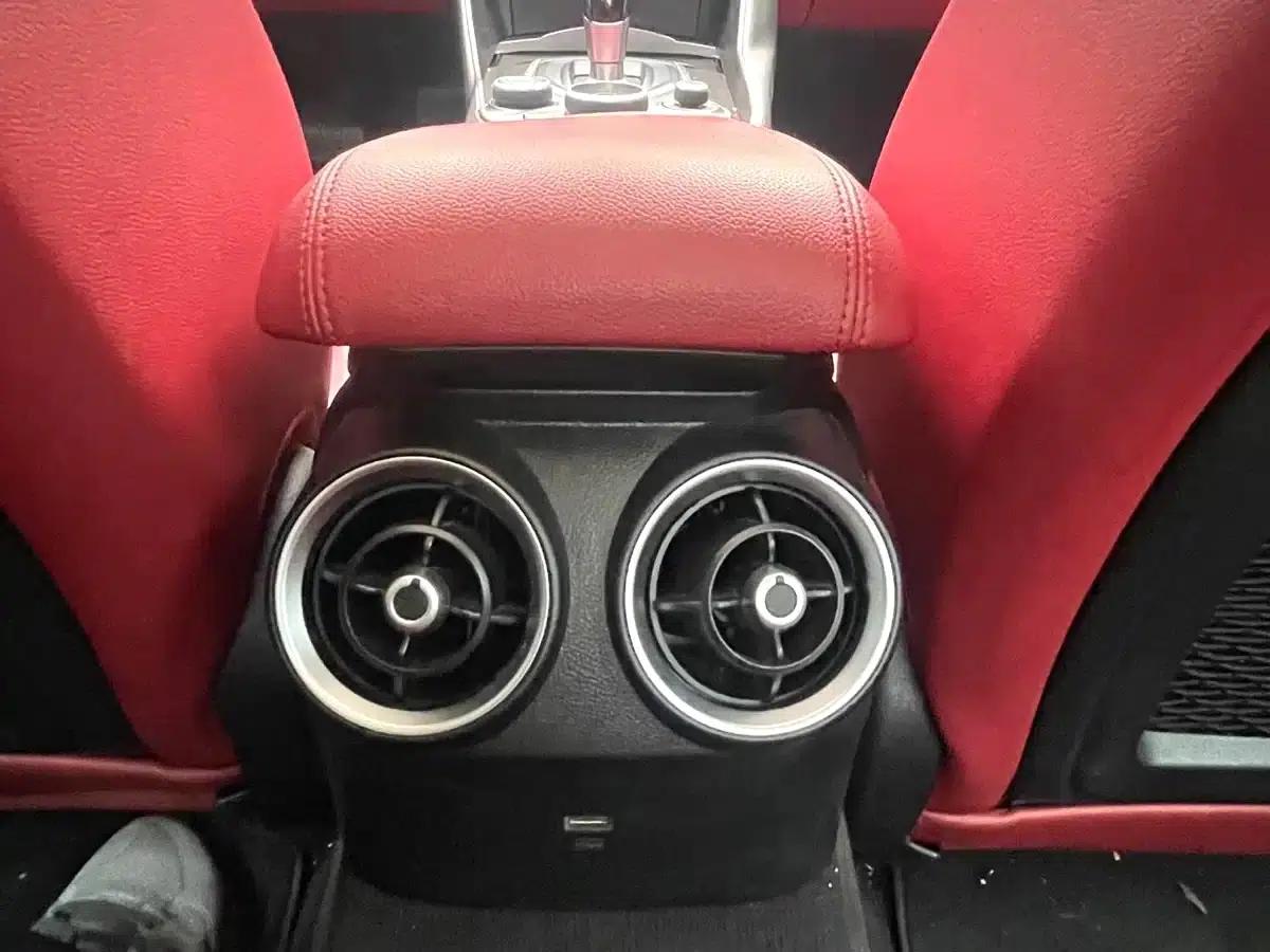Giulia Juliet 2017 2.0T 280HP Luxury Edition — миниатюра 14