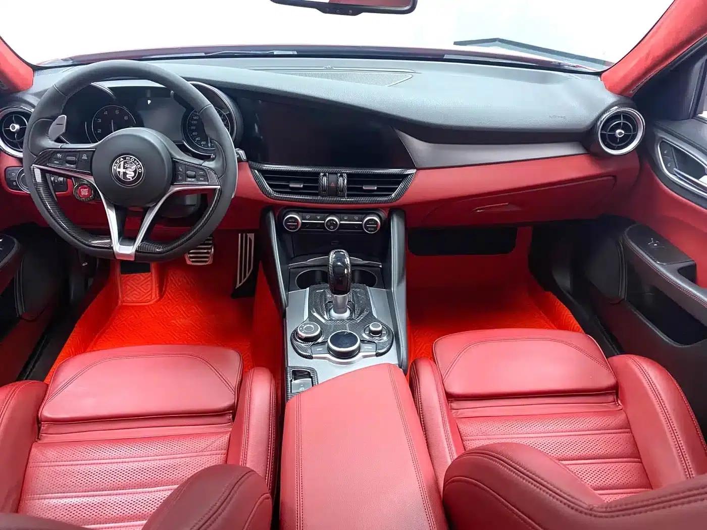 Giulia Juliet 2017 2.0T 280HP Luxury Sport Edition — миниатюра 3