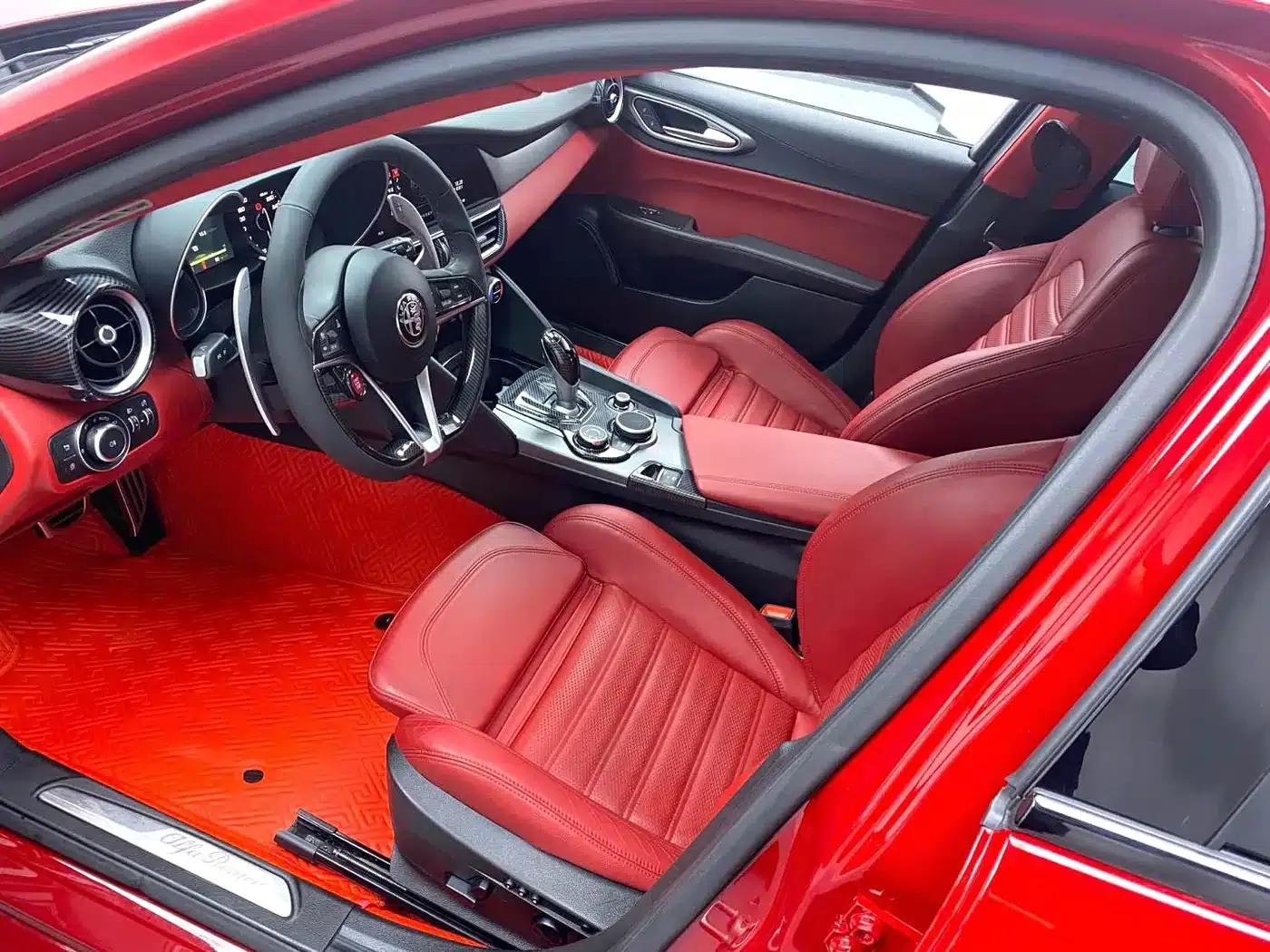 Giulia Juliet 2017 2.0T 280HP Luxury Sport Edition — миниатюра 5