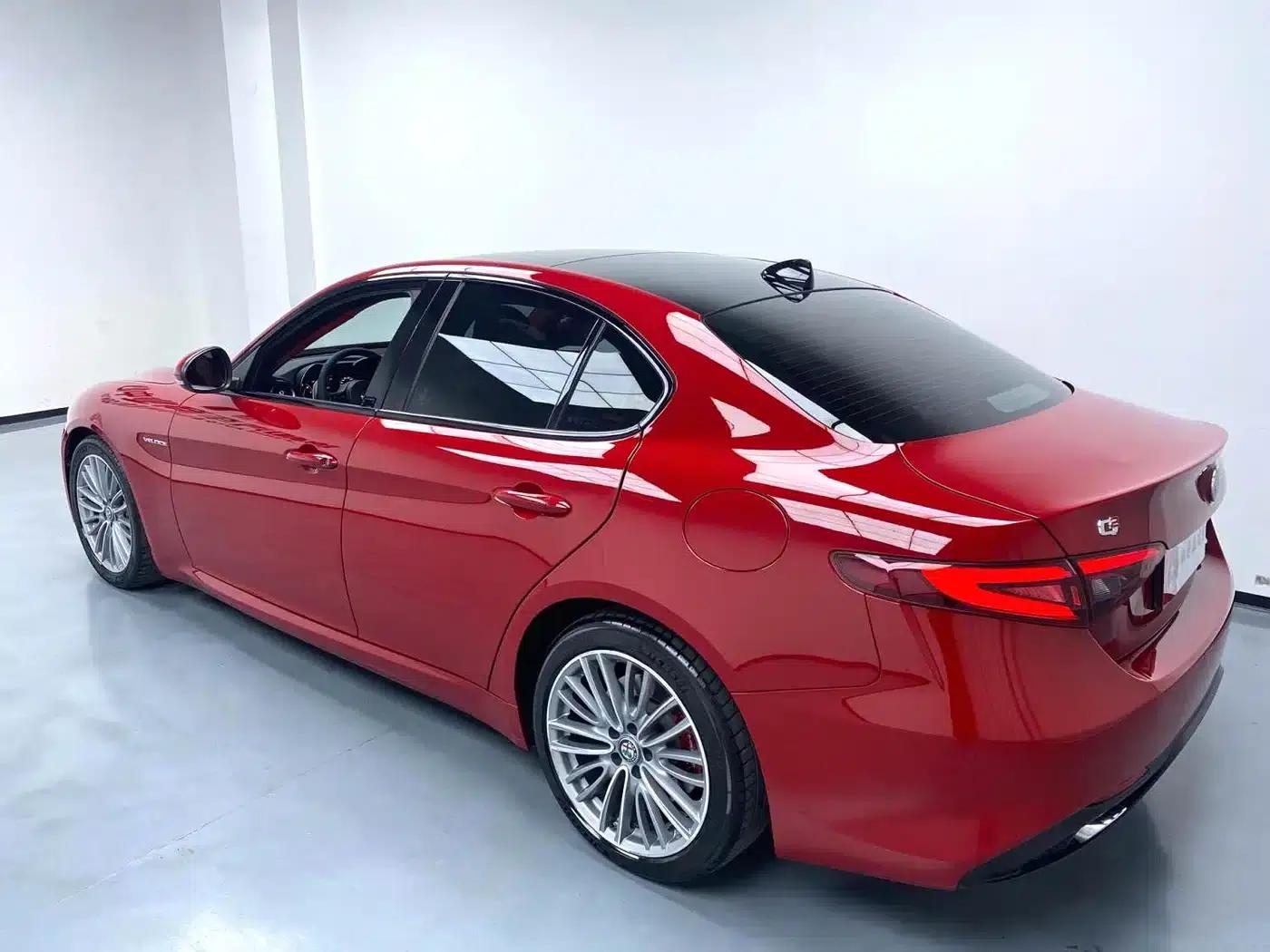 Giulia Juliet 2017 2.0T 280HP Luxury Sport Edition — миниатюра 7