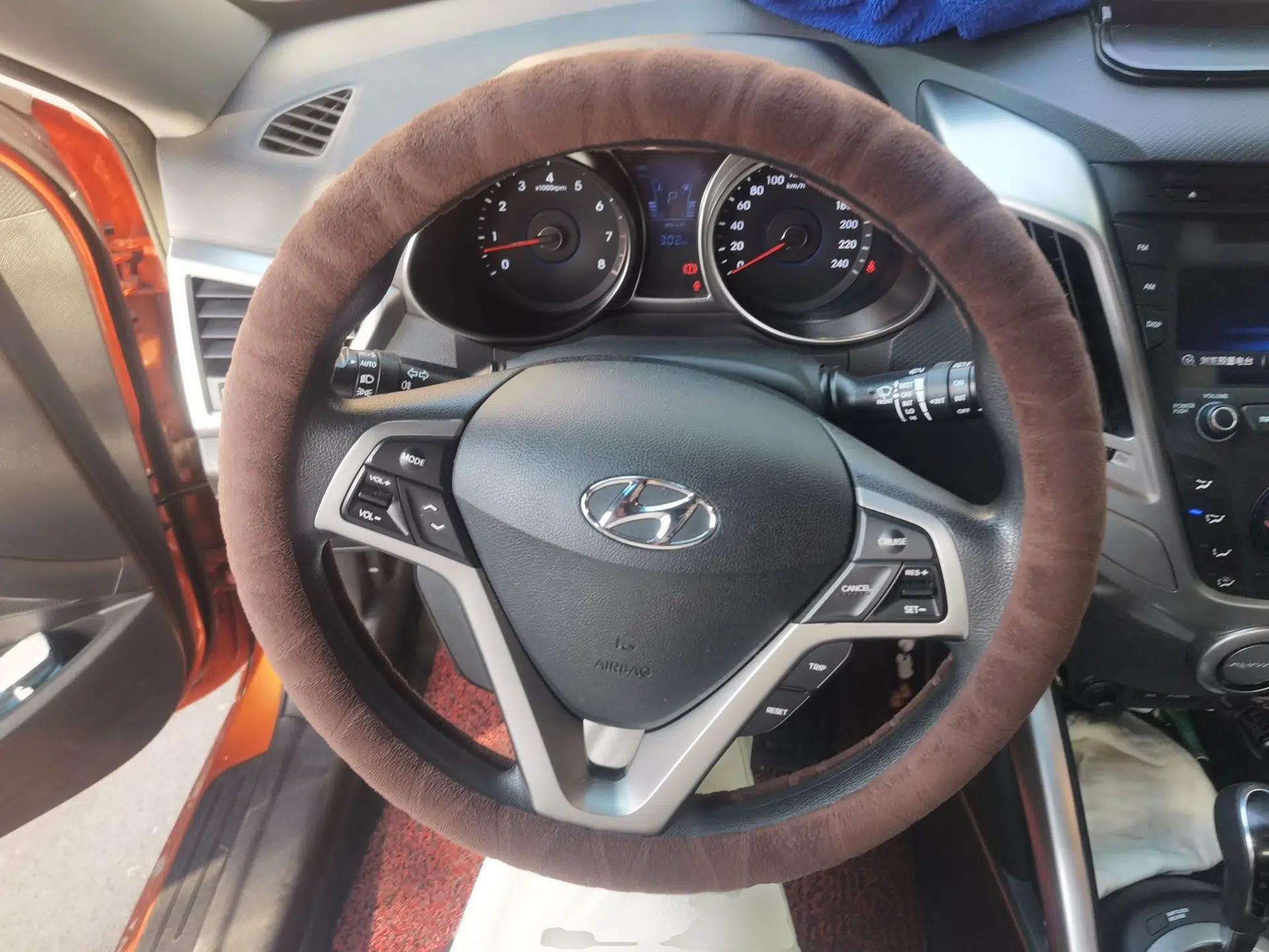 Hyundai Veloster 2012 1.6L Automatic Luxury Edition — миниатюра 11