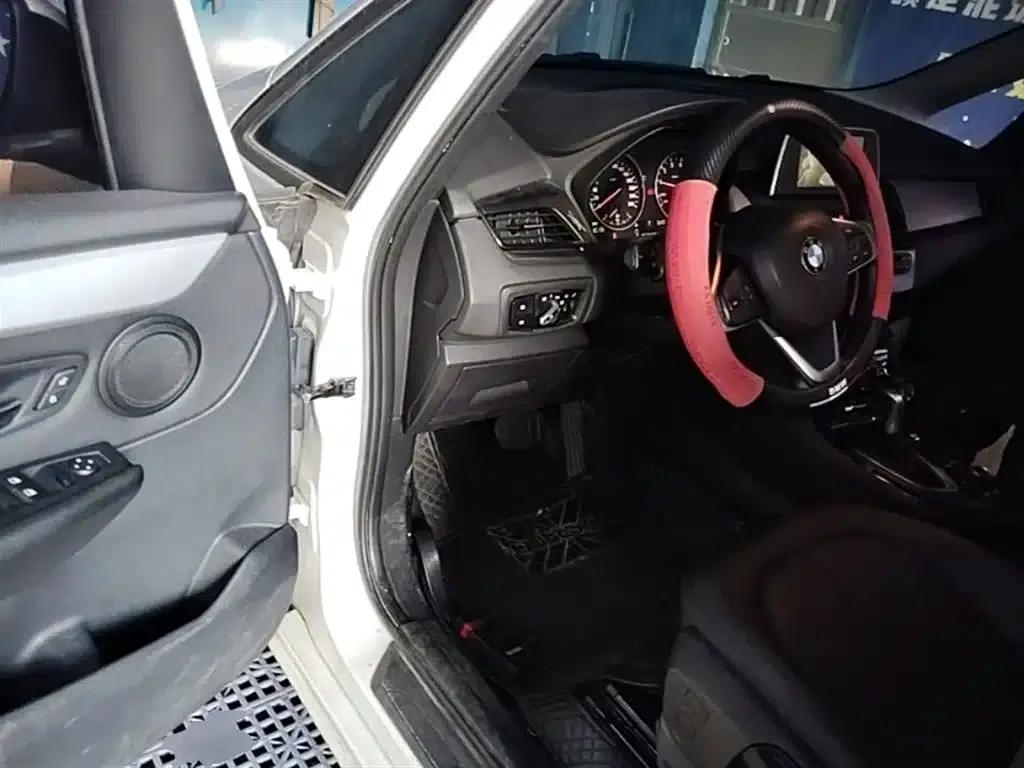 2015 BMW 2 Series Gran Tourer 218i Leading Edition (Imported) — миниатюра 16