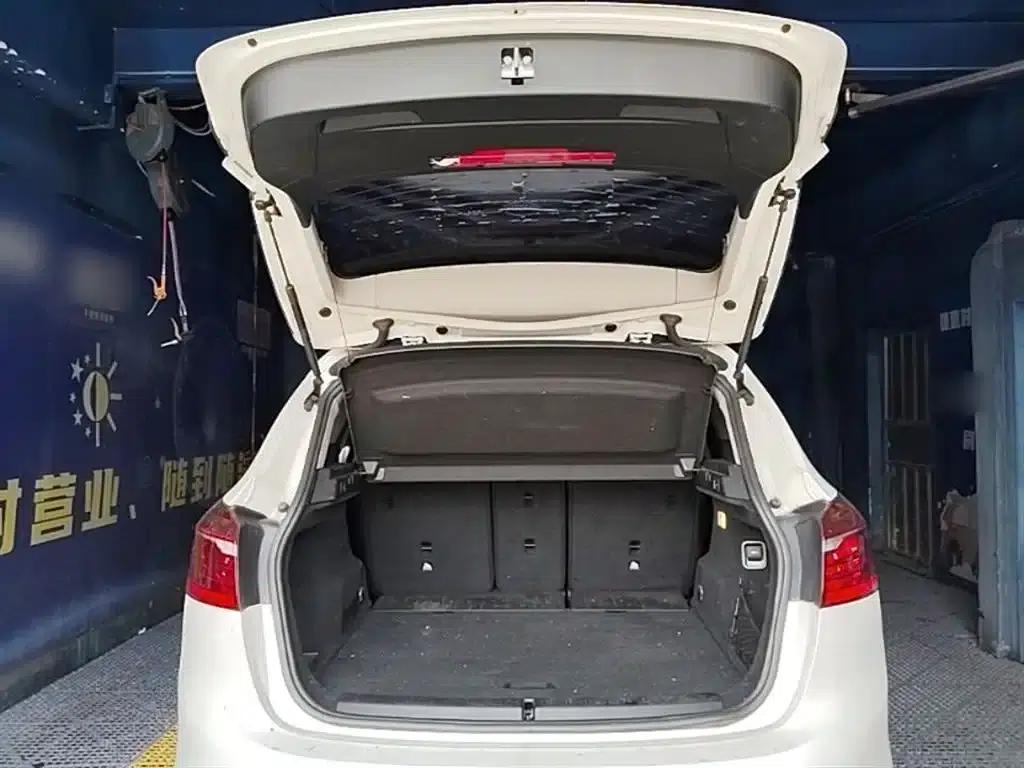 2015 BMW 2 Series Gran Tourer 218i Leading Edition (Imported) — миниатюра 19