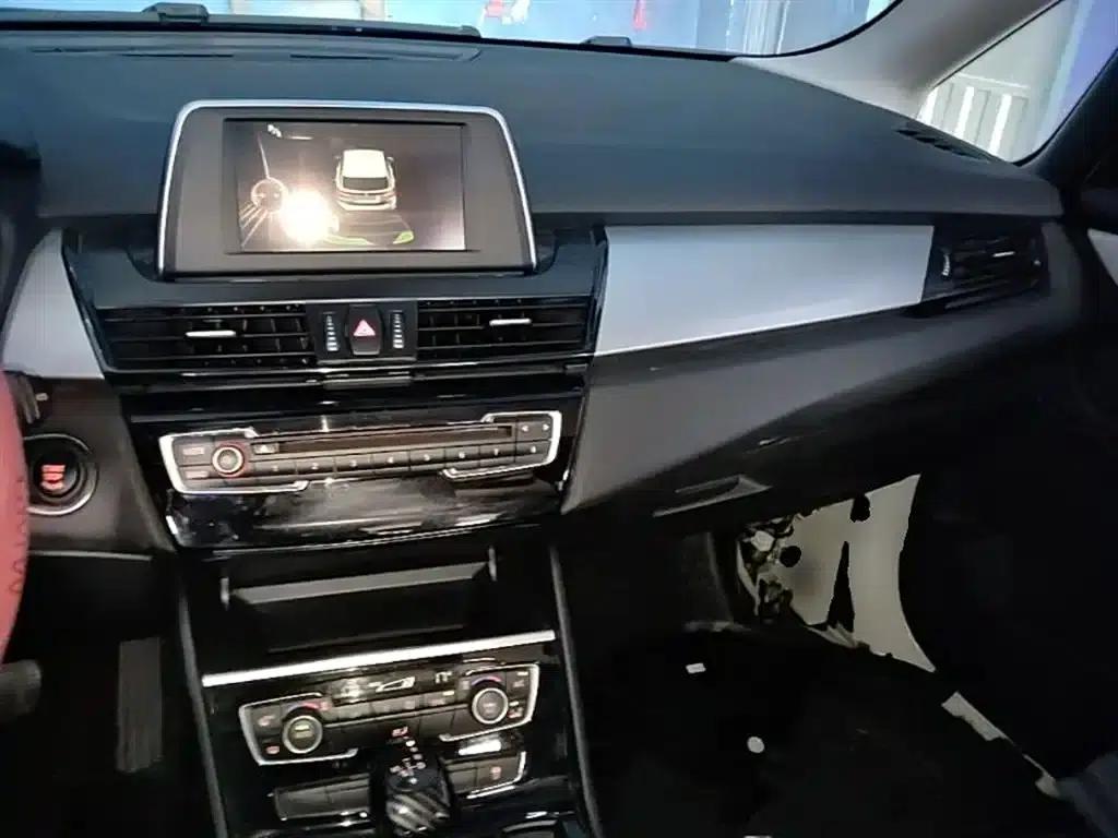 2015 BMW 2 Series Gran Tourer 218i Leading Edition (Imported) — миниатюра 10