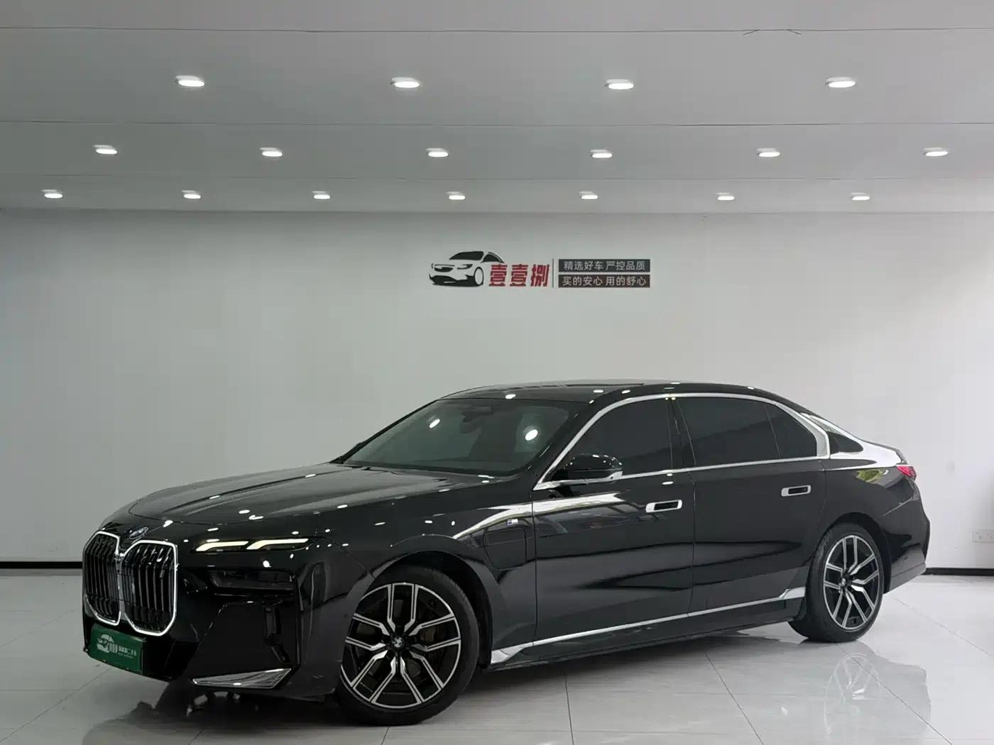BMW i7 2023 eDrive50L Leading M Sport Package — миниатюра 1