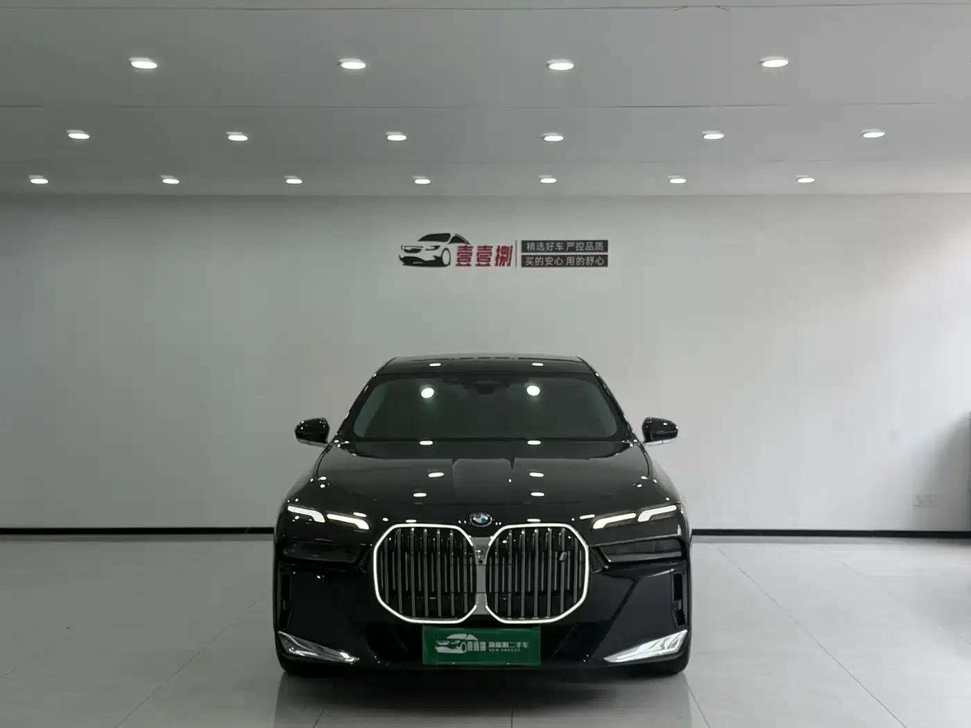 BMW i7 2023 eDrive50L Leading M Sport Package — миниатюра 2