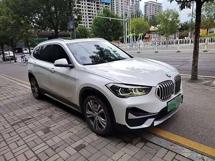 BMW X1 PHEV 2020 xDrive30Le Premium — миниатюра 2