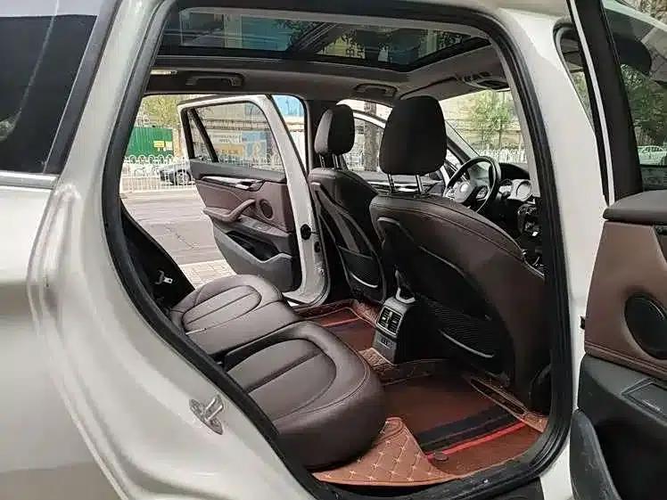 BMW X1 PHEV 2020 xDrive30Le Premium — миниатюра 11
