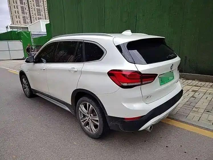 BMW X1 PHEV 2020 xDrive30Le Premium — миниатюра 3