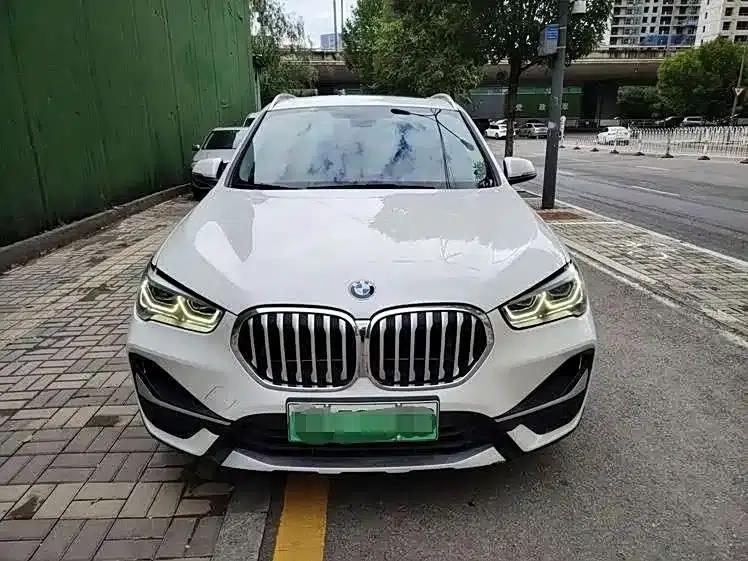 BMW X1 PHEV 2020 xDrive30Le Premium — миниатюра 6