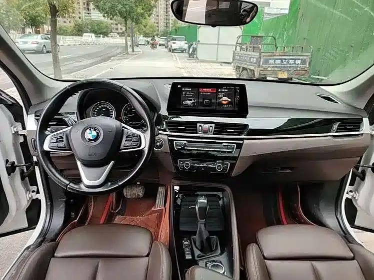 BMW X1 PHEV 2020 xDrive30Le Premium — миниатюра 9